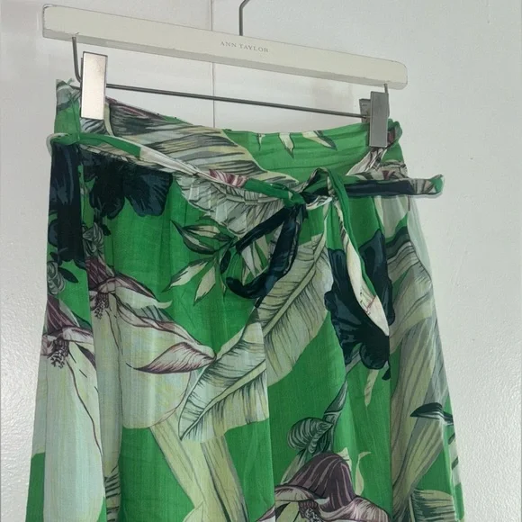 Ann Taylor Tropical Print Maxi Skirt | size 0P - Picture 3 of 7